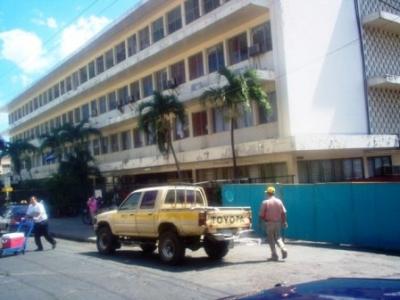 Remodelan hospital leones